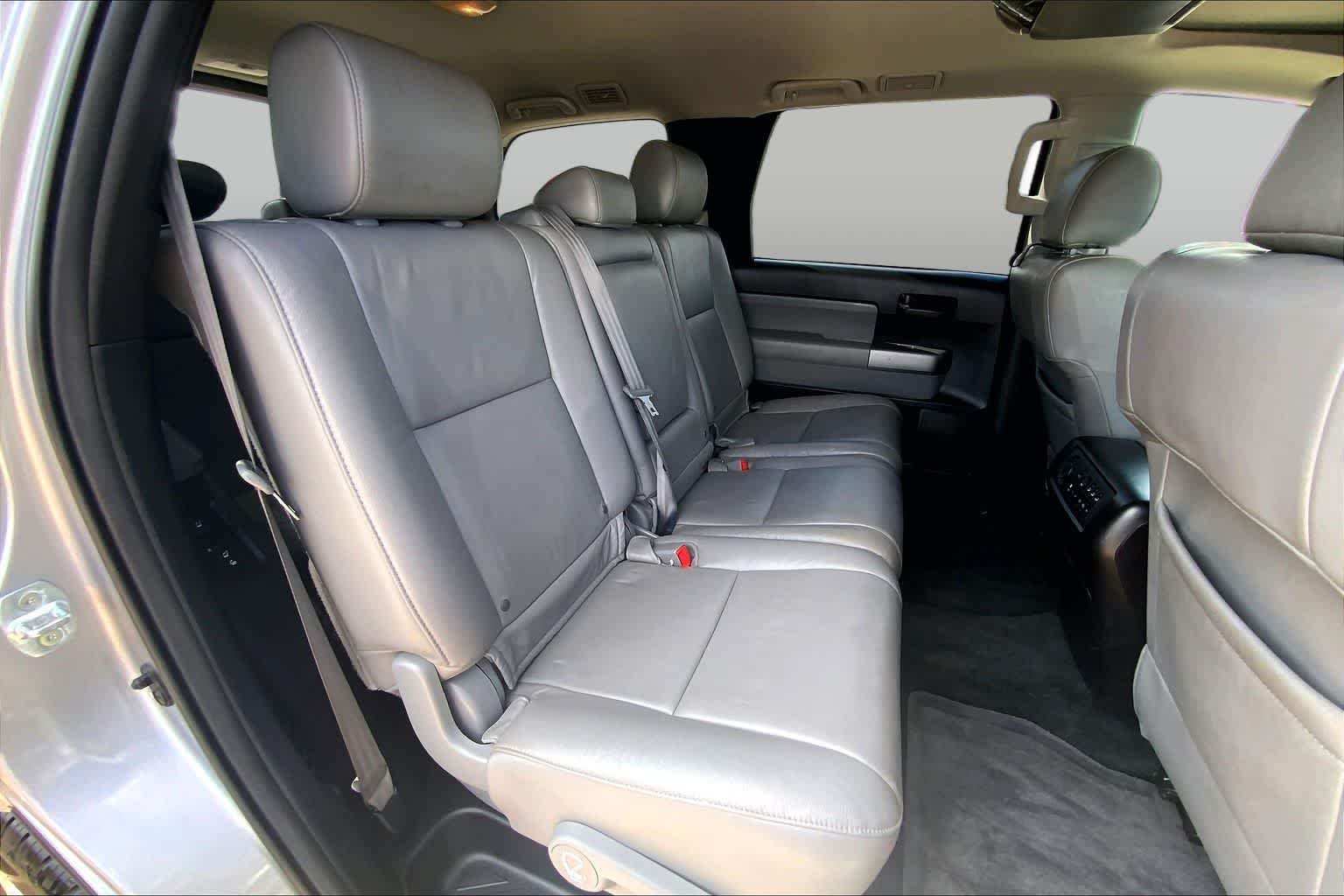 Used 2017 Silver Sky Metallic Toyota SR5 image 20