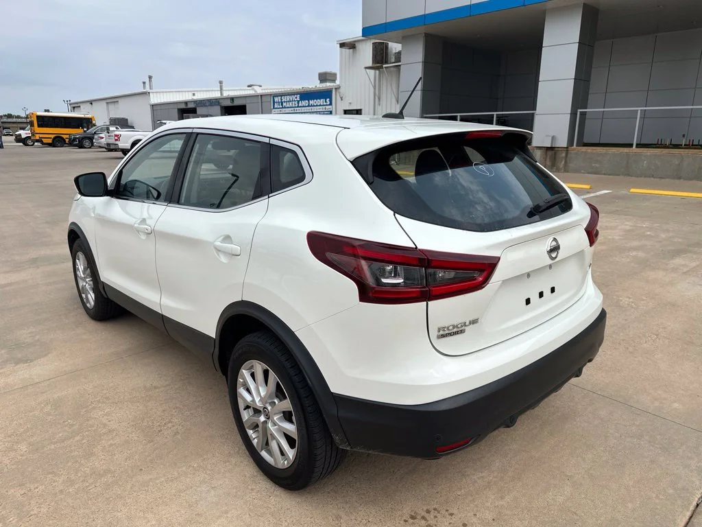 Used 2021 White Nissan S image 30
