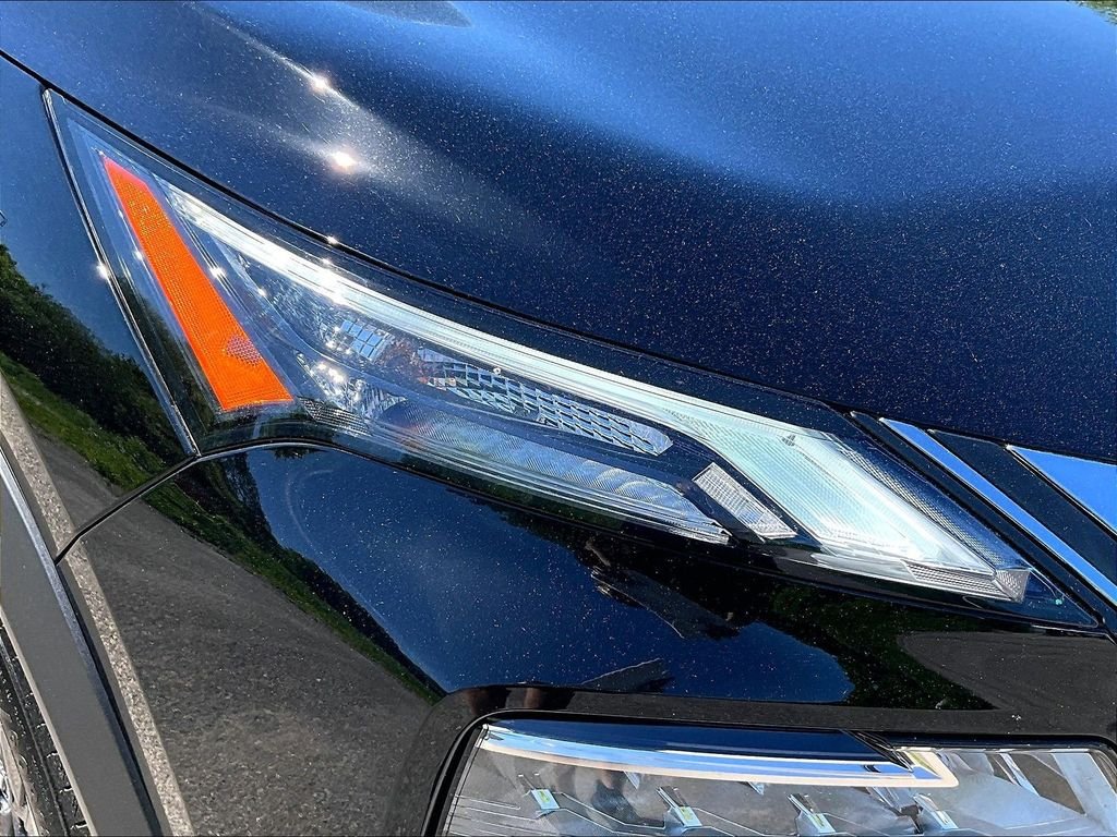 Used 2023 Black Nissan SV image 30