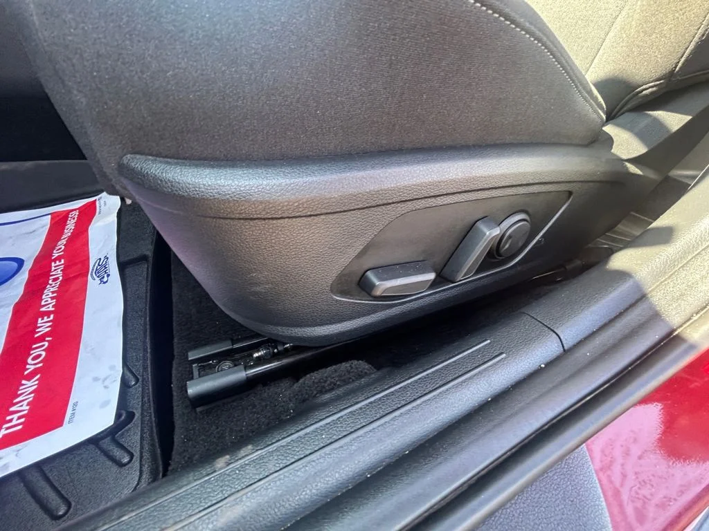 Used 2023 Ultimate Red Hyundai SEL image 24