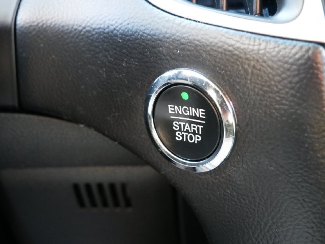 Certified Used 2023 Gray Metallic Ford SE image 28