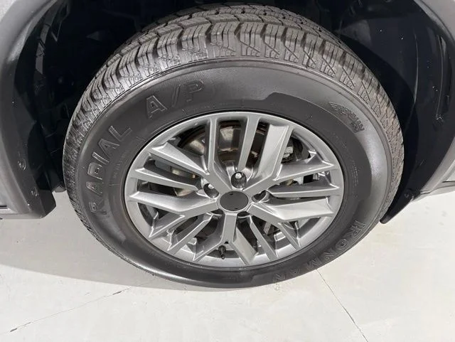 Used 2024 Gray Nissan S image 13