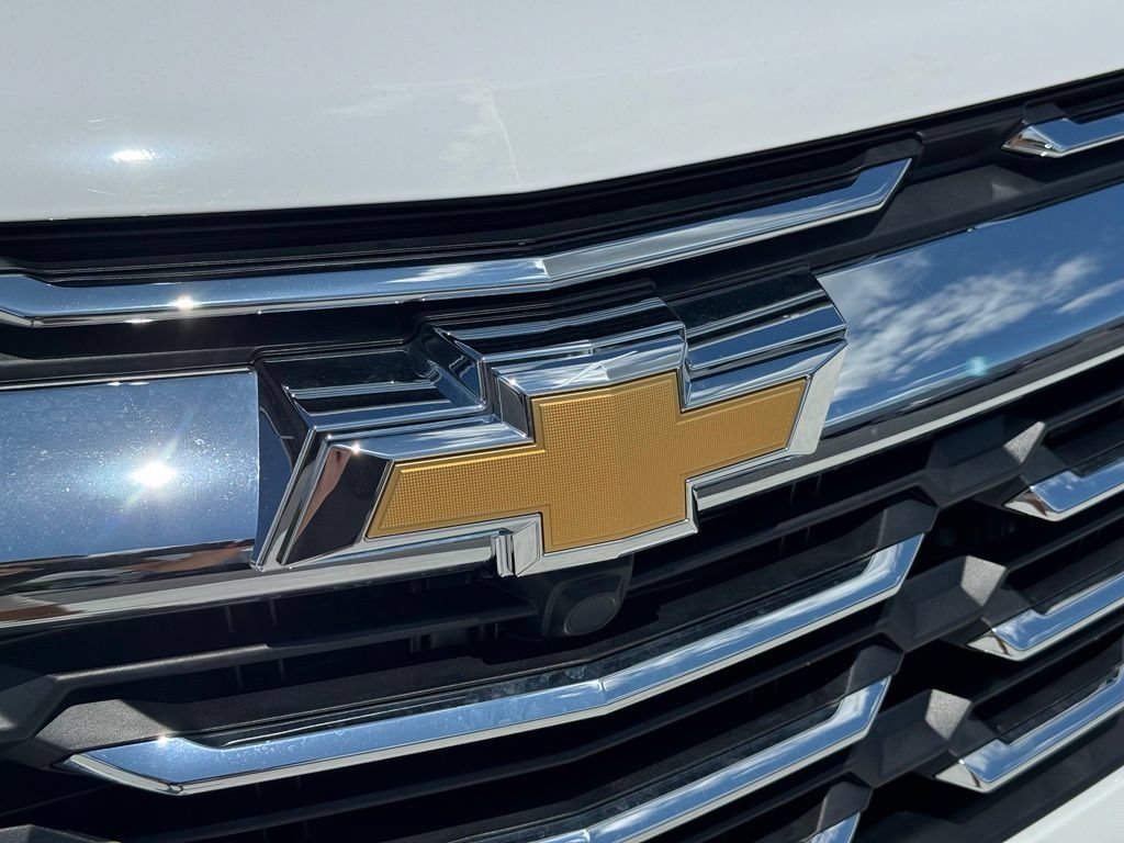 New 2026 Summit White Chevrolet LT image 8