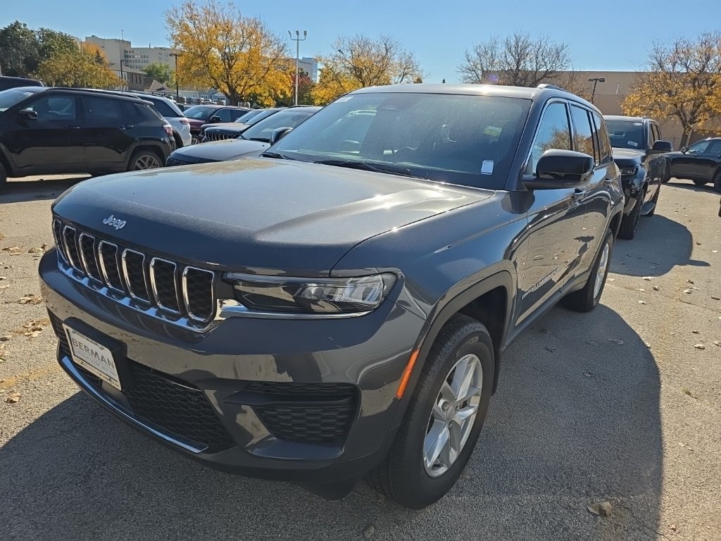 2025 Jeep Grand Cherokee Laredo X photo 2