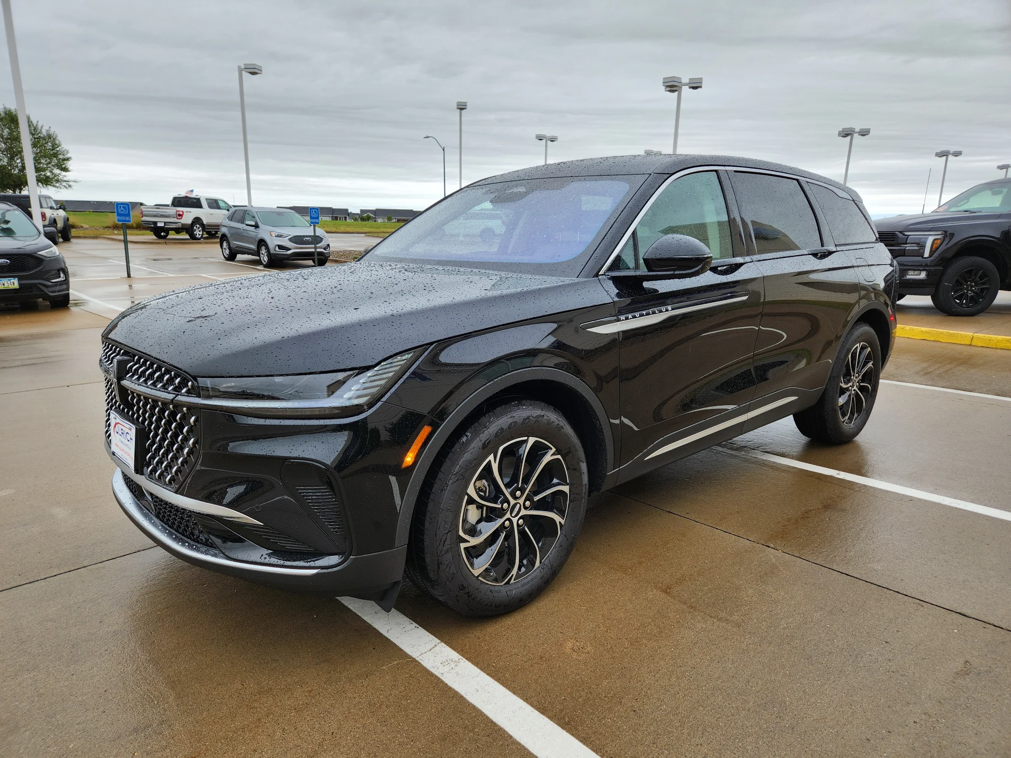 New 2026 Infinite Black Metallic Clearcoat Lincoln Premiere image 5