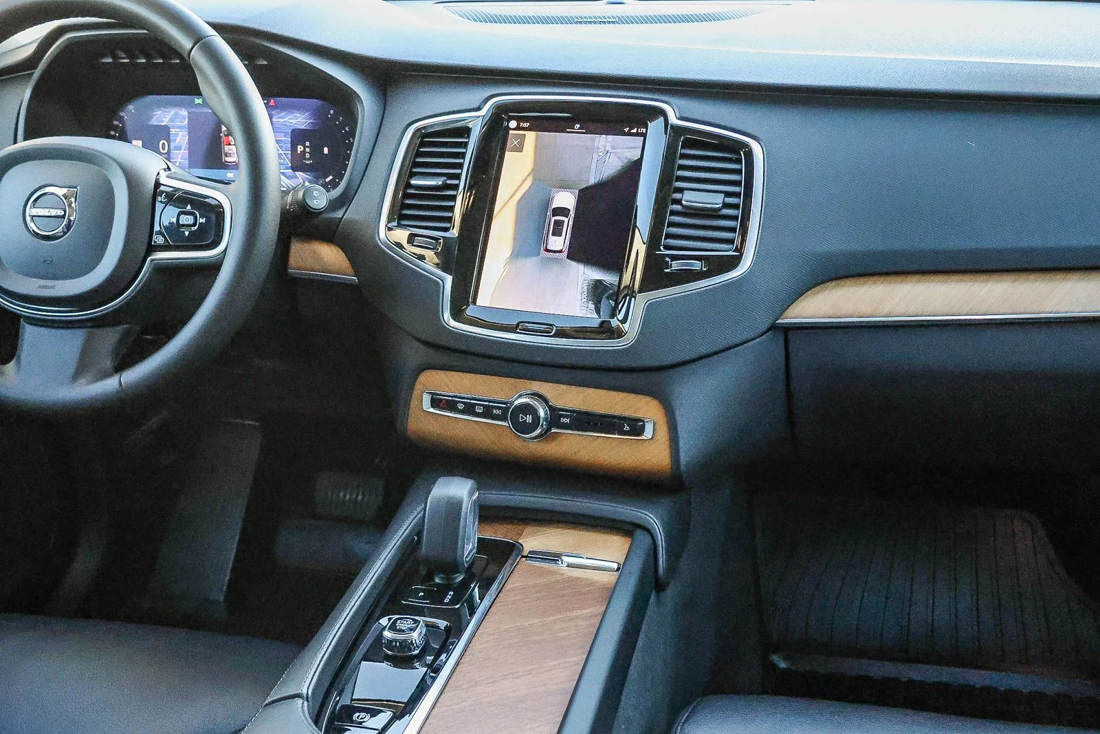 2023 Volvo XC90 Plus - Photo 21