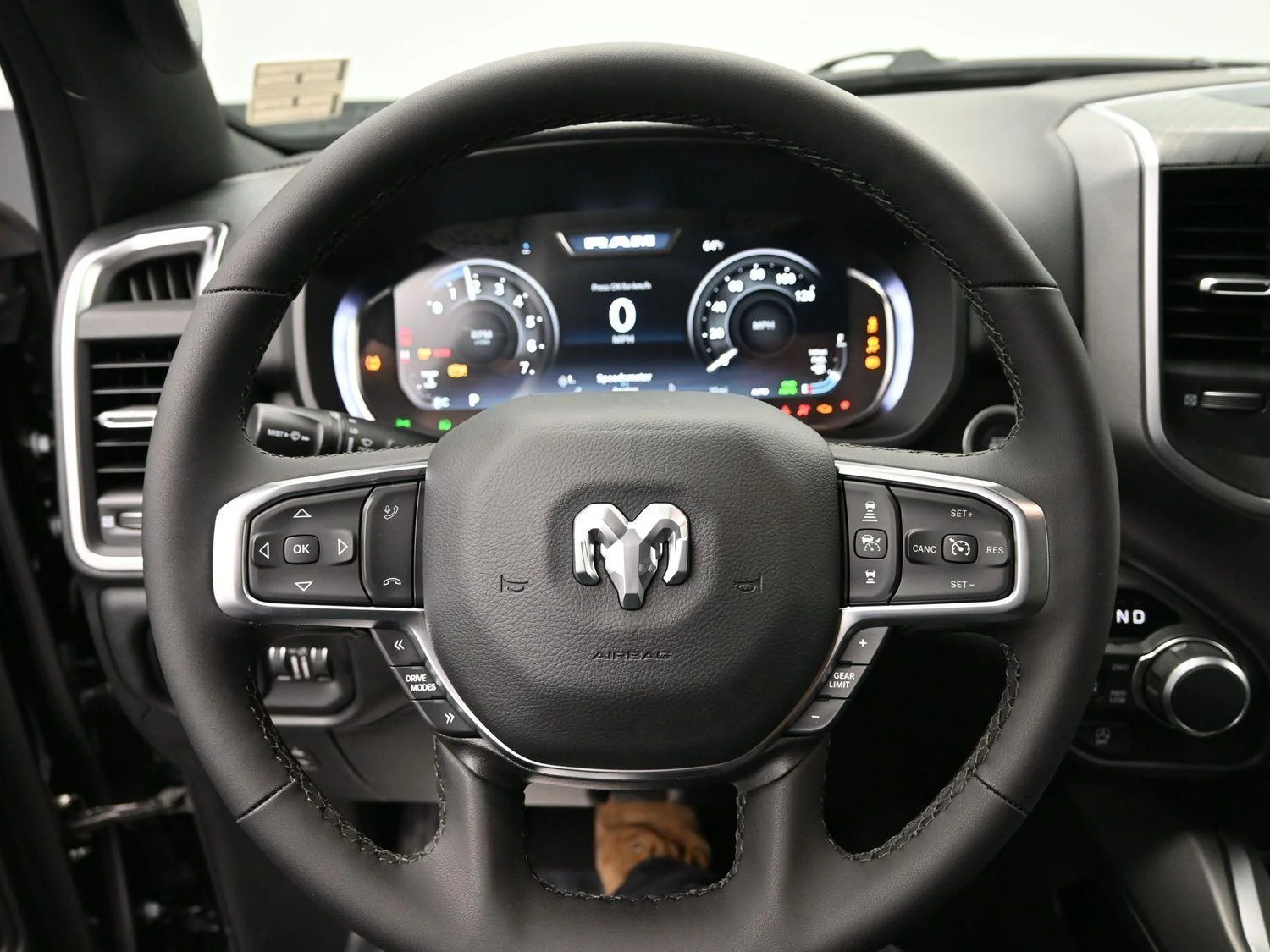 New 2026 Diamond Black Crystal Pearl-Coat Exterior Paint RAM Big Horn image 21