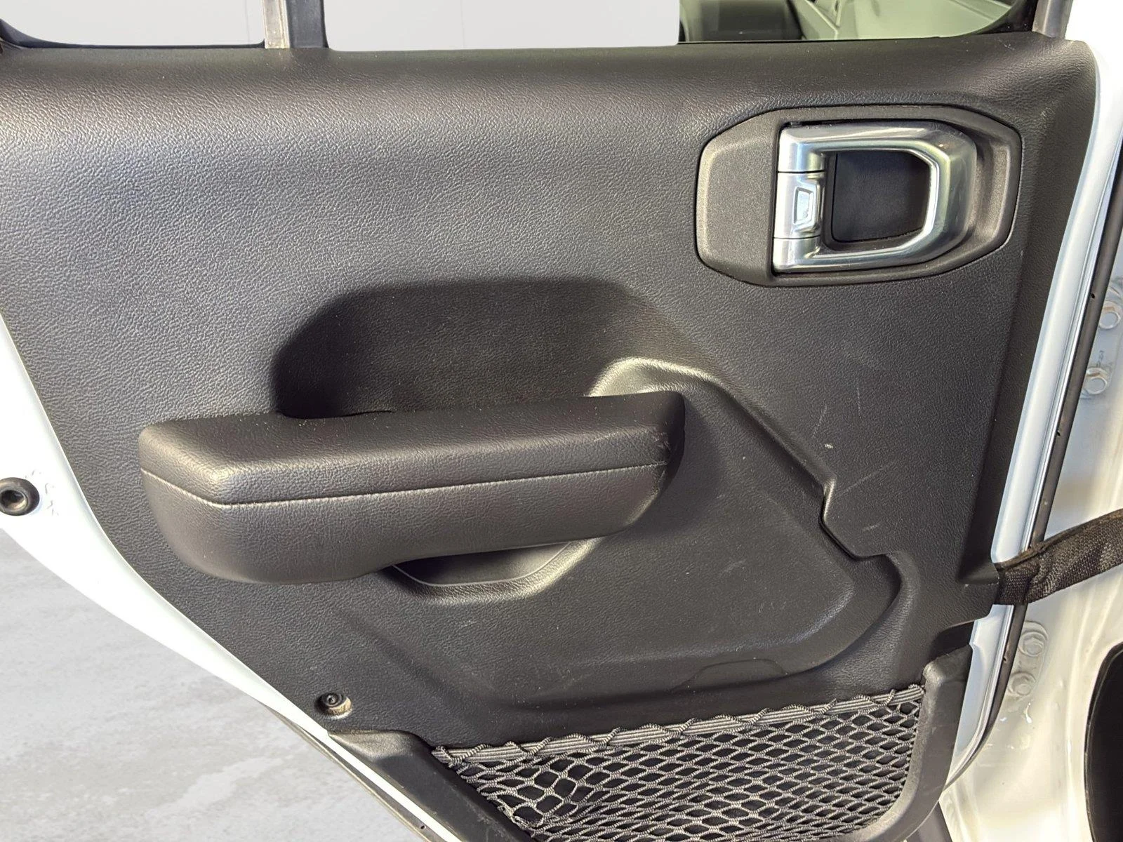 Used 2021 Bright White Clearcoat Jeep Unlimited Rubicon image 24
