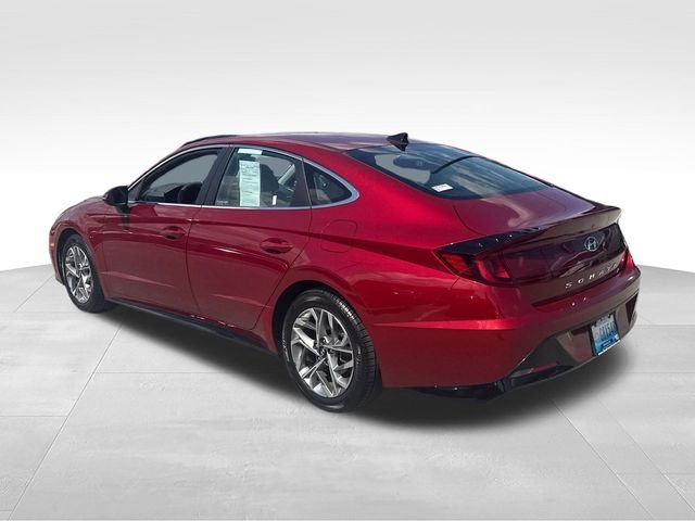 Used 2023 Red Hyundai SEL image 3