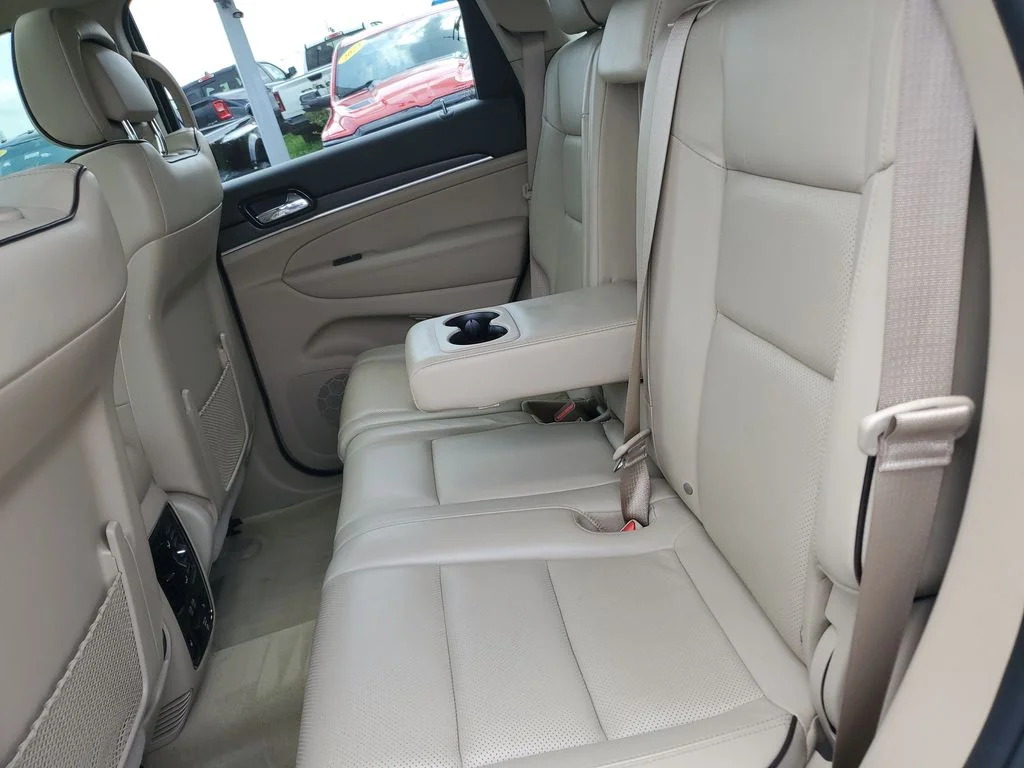 Used 2020 White Jeep Overland image 12