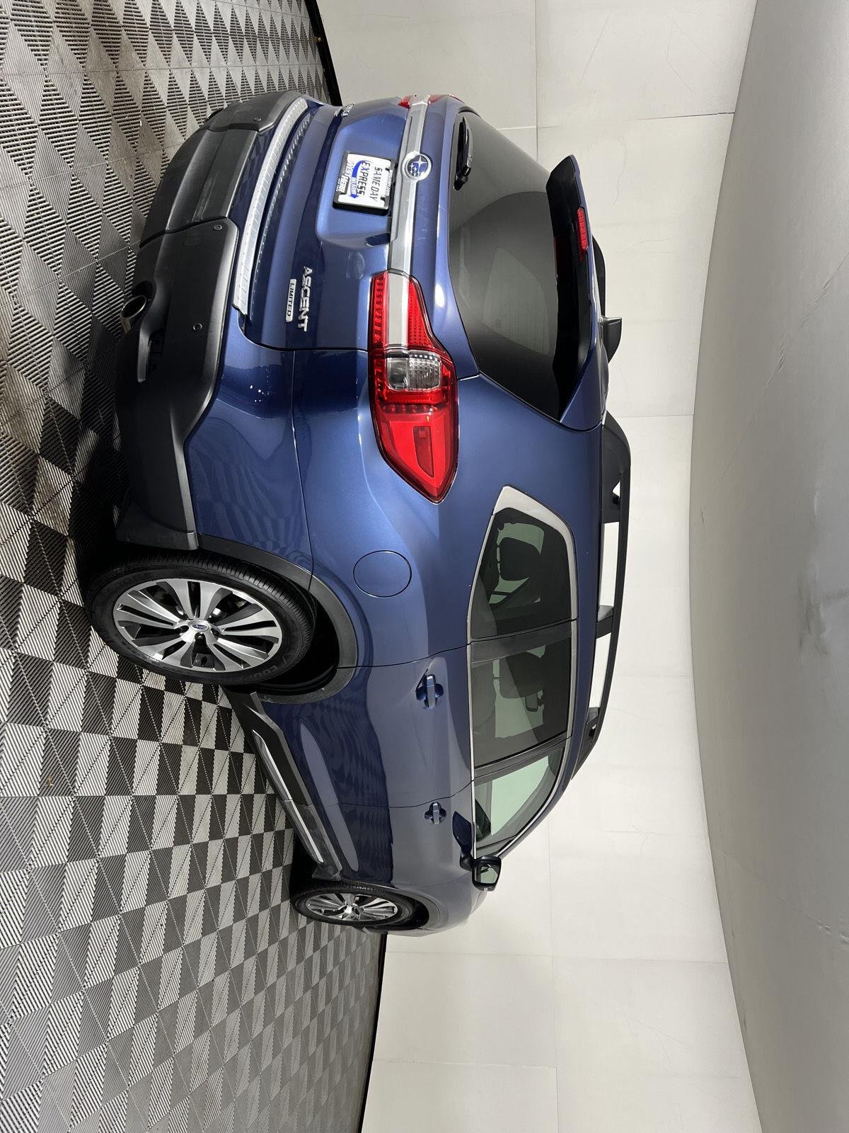 Used 2019 Abyss Blue Pearl Subaru Limited image 10