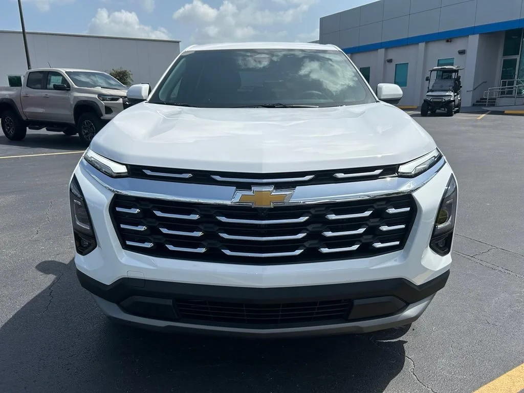 New 2027 Summit White Chevrolet LT image 3