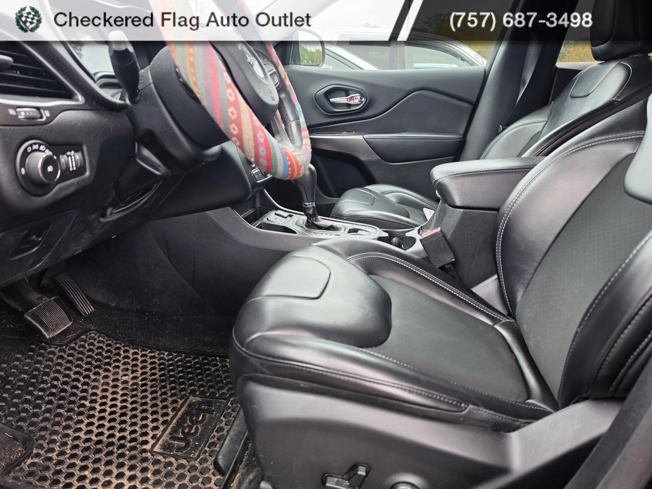 Used 2019 Diamond Black Jeep Latitude Plus image 8