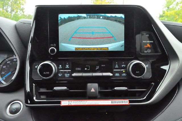 Used 2025 Beige Toyota XLE image 35