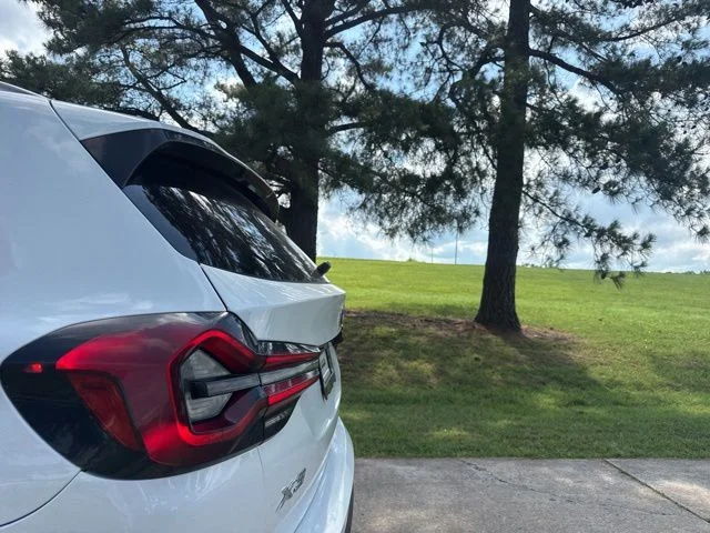 Used 2023 White BMW xDrive30i image 12