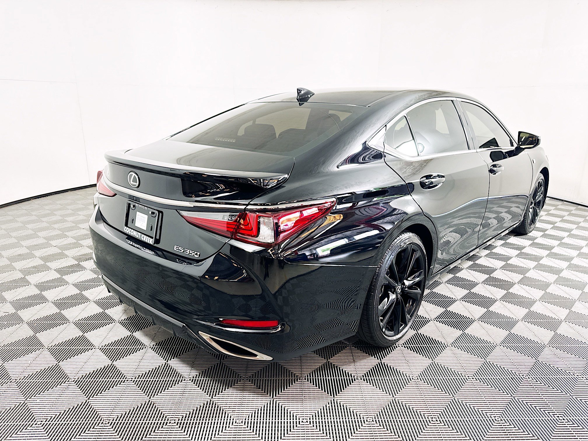 2024 Lexus ES thumbnail 5