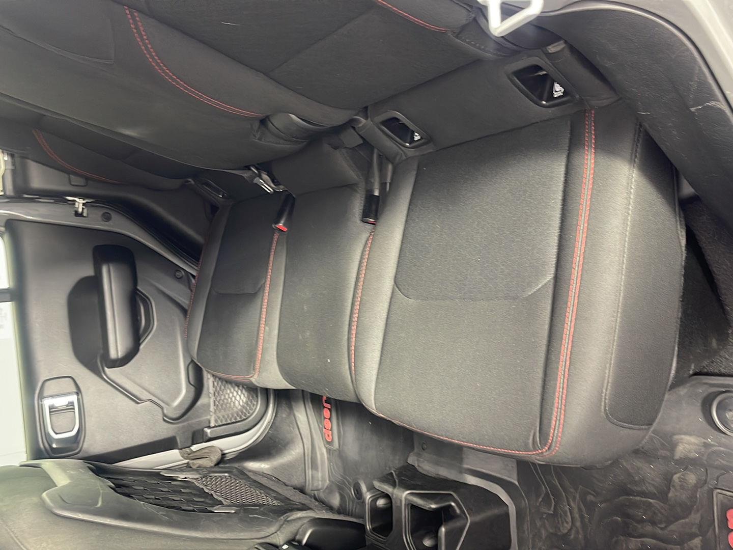 Used 2021 Sting-Gray Clearcoat Jeep Rubicon image 12