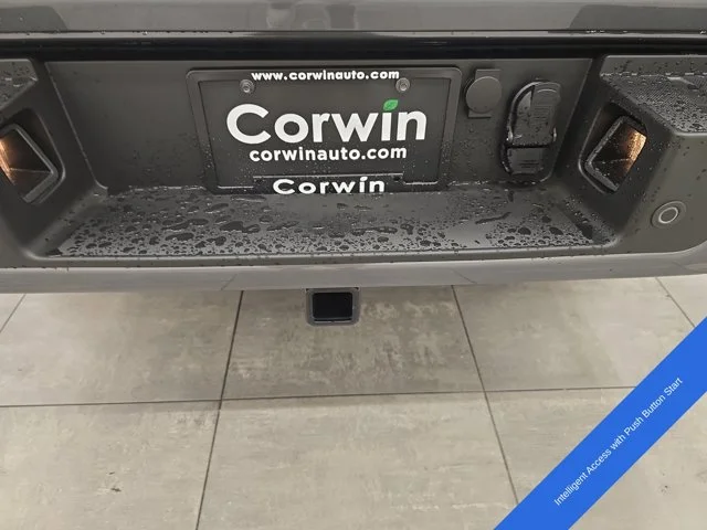 New 2026 Carbonized Gray Metallic Ford XLT image 18