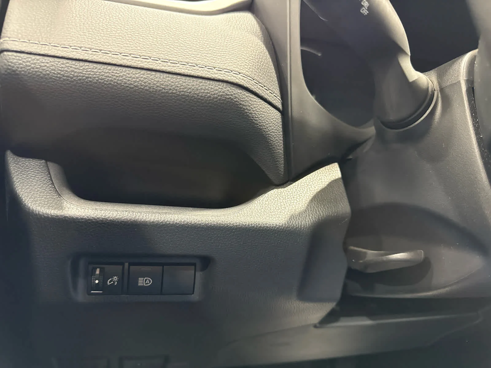 Used 2023 Whi/white Toyota XLE image 22