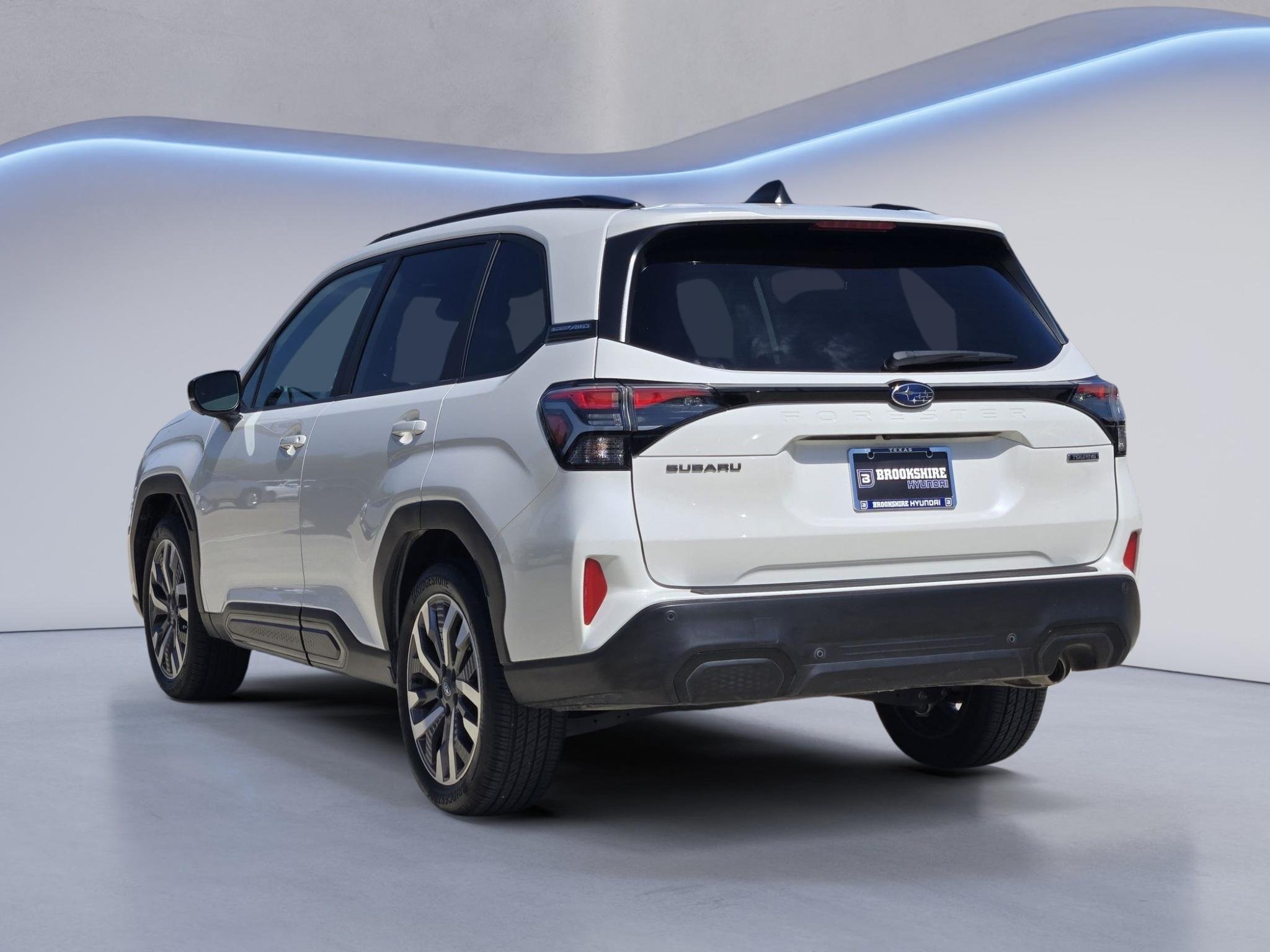 Used 2025 Crystal White Pearl Subaru Touring image 8