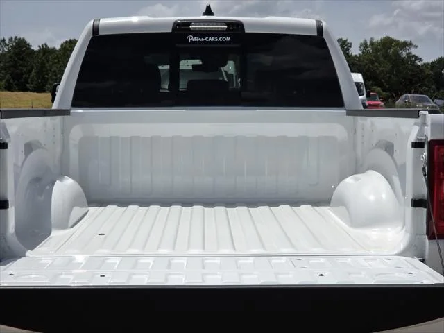 New 2026 Bright White Clear-Coat Exterior Paint RAM Laramie image 6