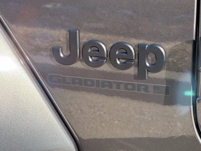 New 2026 Granite Crystal Metallic Clear-Coat Exterior Paint Jeep Willys image 35