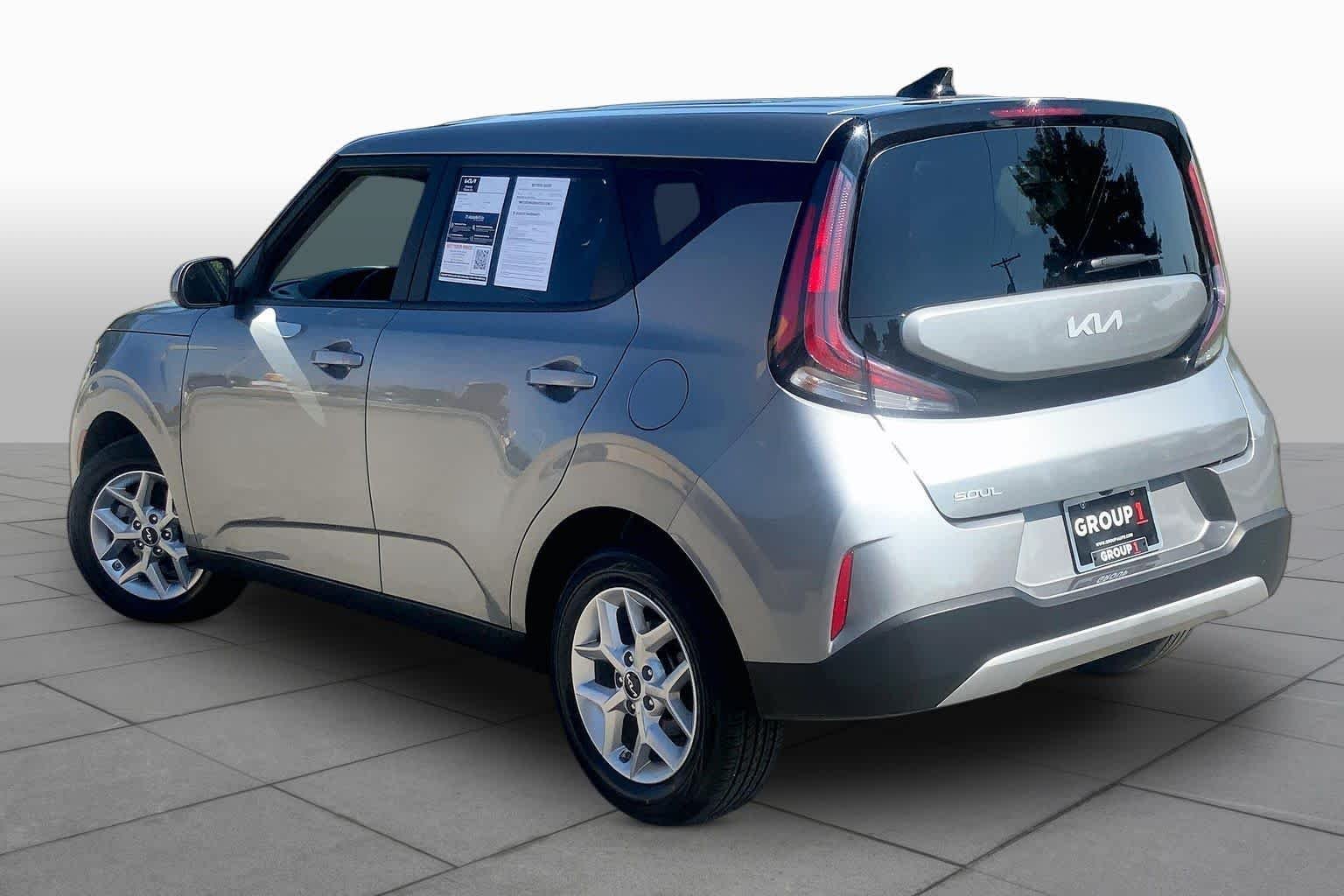 Certified Used 2024 Steel Gray Kia LX image 11