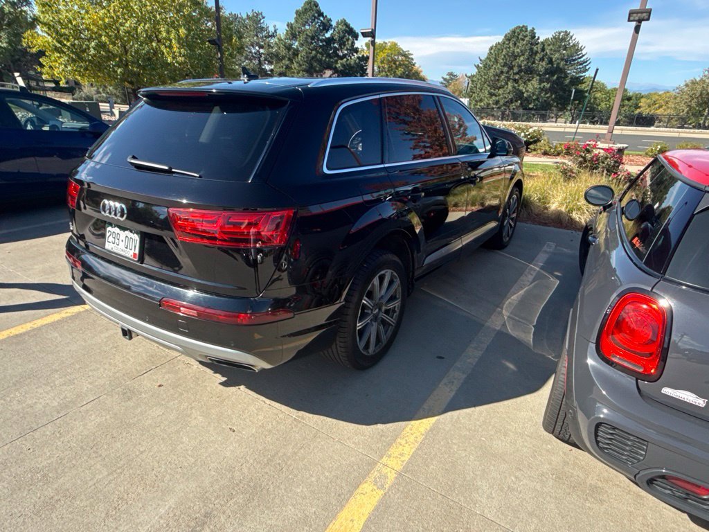 Used 2019  Audi 55 Premium image 3