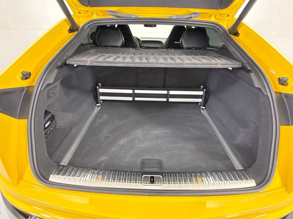 Used 2019 Black Lamborghini Base image 27
