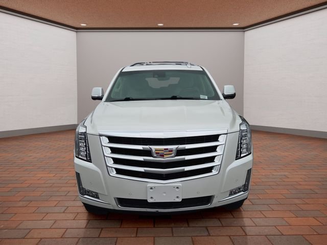Used 2018 Crystal White Cadillac Premium image 34