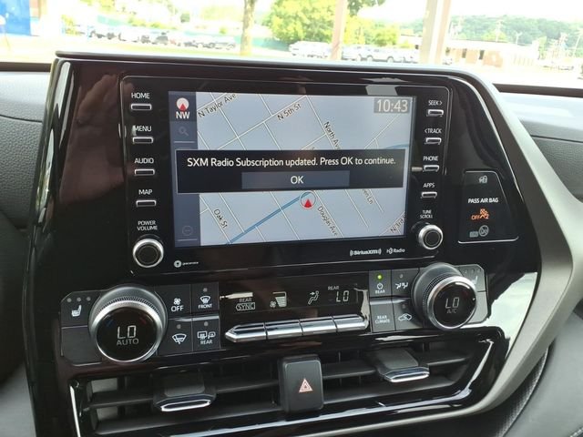 Used 2022  Toyota XLE image 24