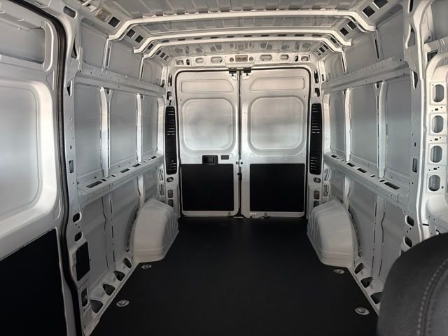 New 2026 Bright White Clear-Coat Exterior Paint RAM High Roof image 25