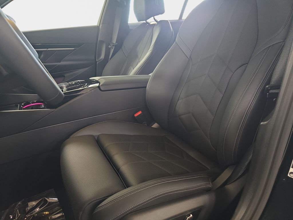 Used 2026 Black Sapphire Metallic BMW 530i image 17