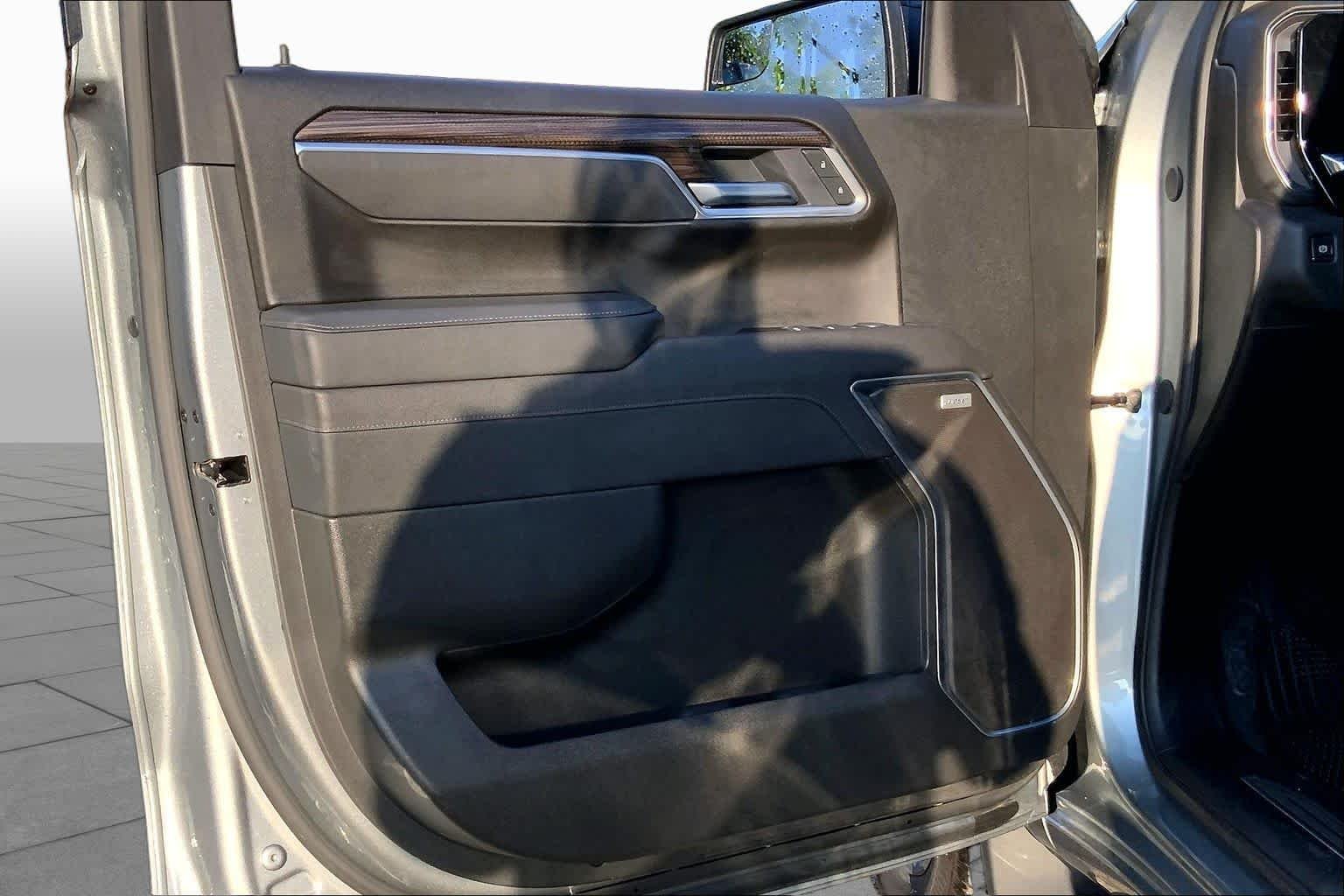 Used 2025 Sterling Gray Metallic Chevrolet RST image 21