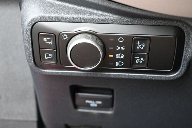 Used 2024 Red Ford Wildtrak image 13