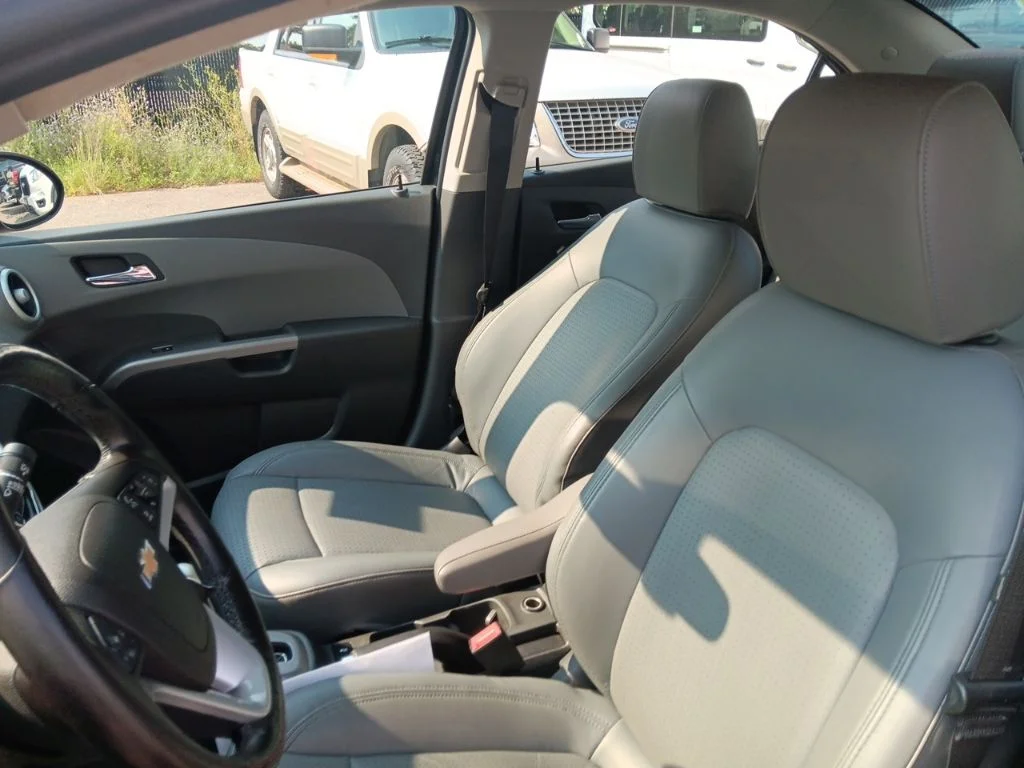 Used 2017 Mosaic Black Metallic Chevrolet Premier image 13
