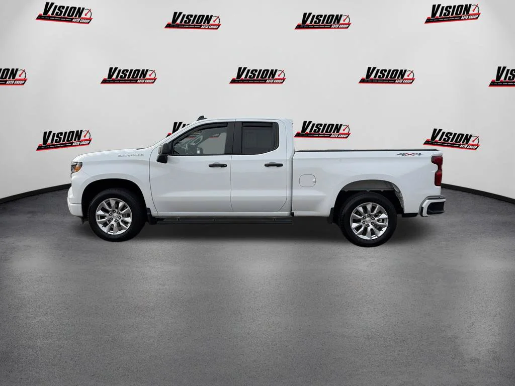 Used 2024 White Chevrolet Custom image 8