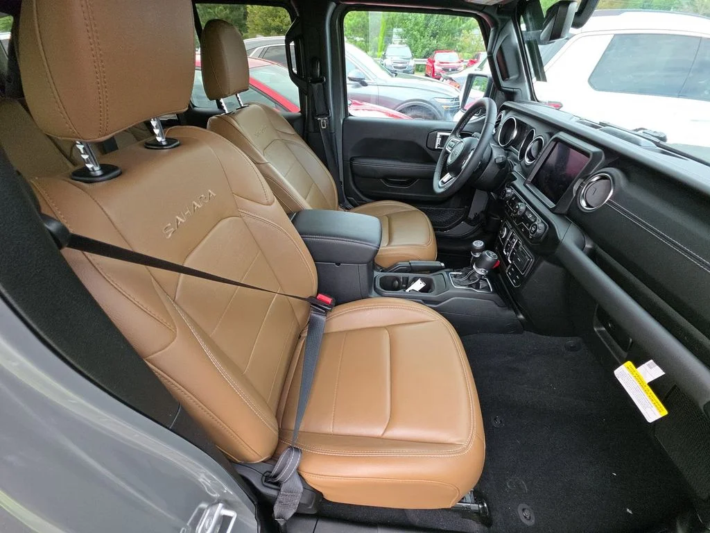 Used 2023 Gray Jeep Sahara 4xe image 5