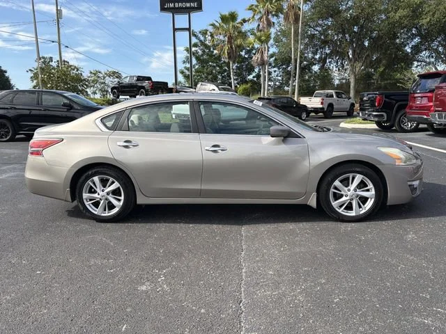 Used 2015  Nissan 2.5 SV image 3