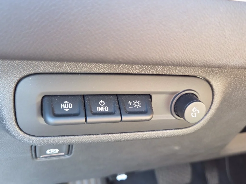 Used 2023 SUMMIT WHITE GMC SLT image 30