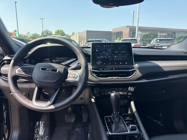 Used 2025 Black Jeep Latitude image 15
