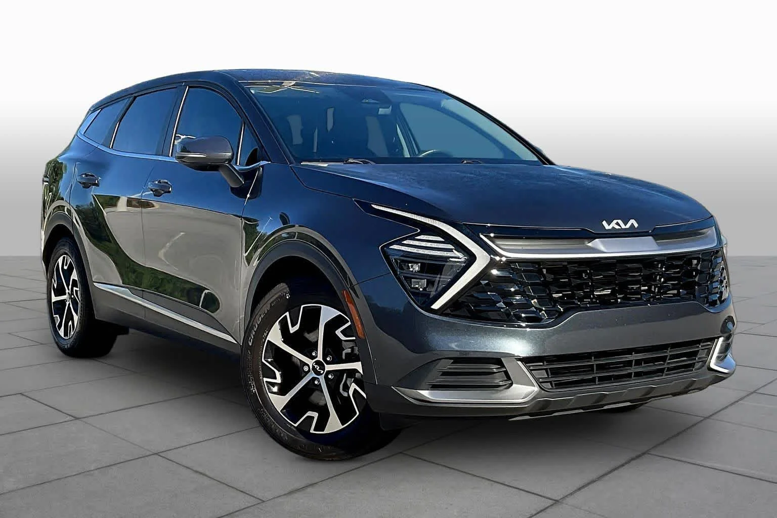 Used 2024 Gravity Gray Kia EX image 3