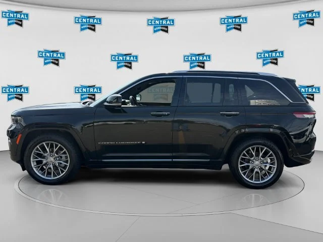 Certified Used 2022 Black Jeep Summit image 3