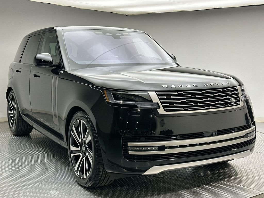 Used 2023 Santorini Black Metallic Land Rover SE image 15