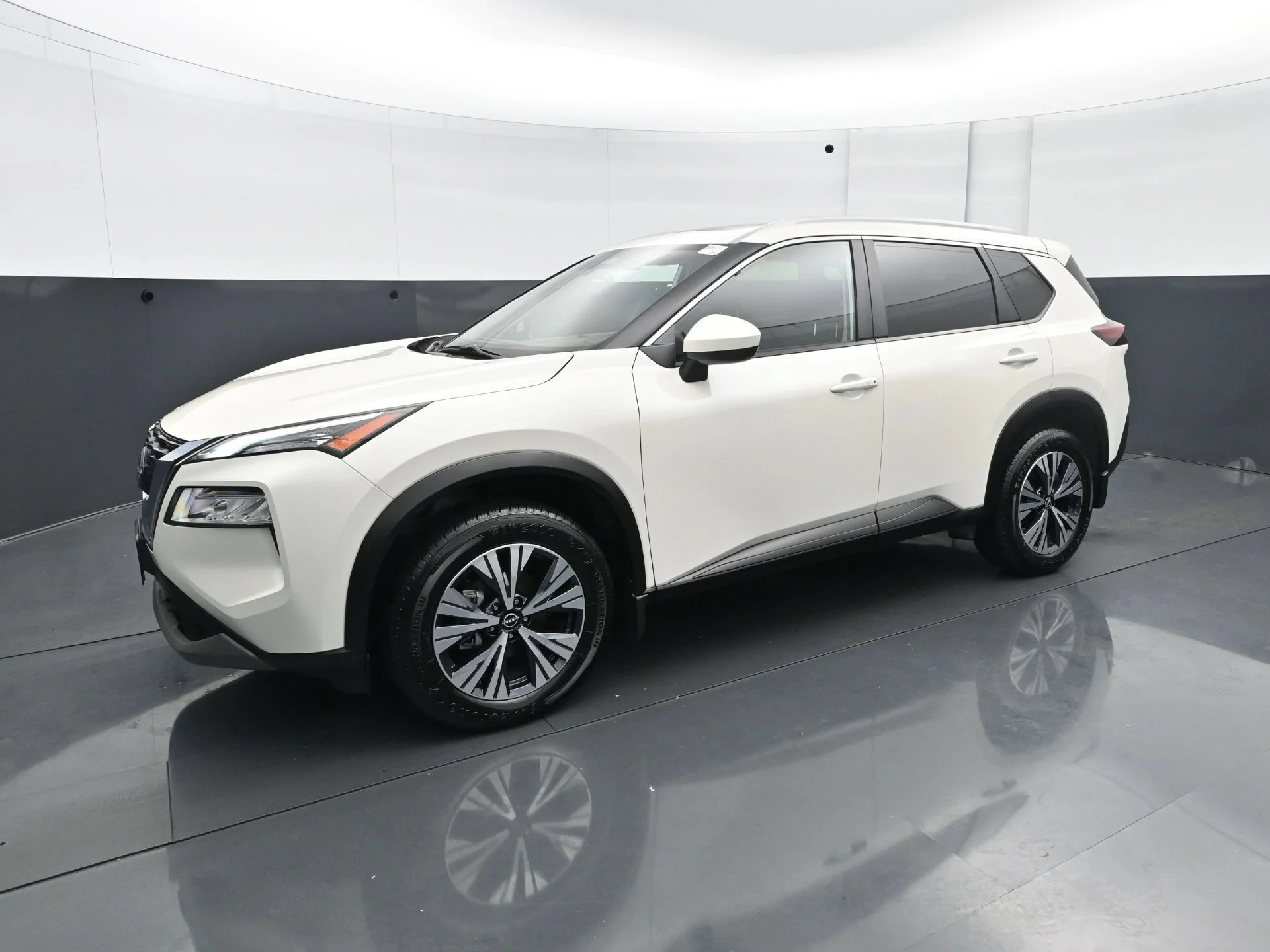 Used 2023 Nissan Rogue SV with VIN JN8BT3BB8PW488254 for sale in Burnsville, Minnesota