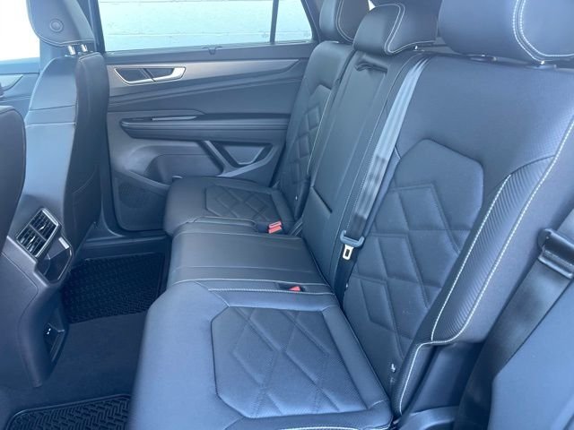 New 2026 Black Volkswagen 2.0T SE w/Technology image 13