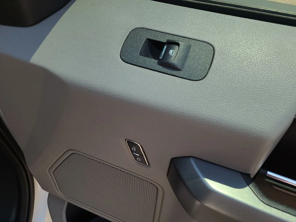 Used 2018 White Ford XLT image 10