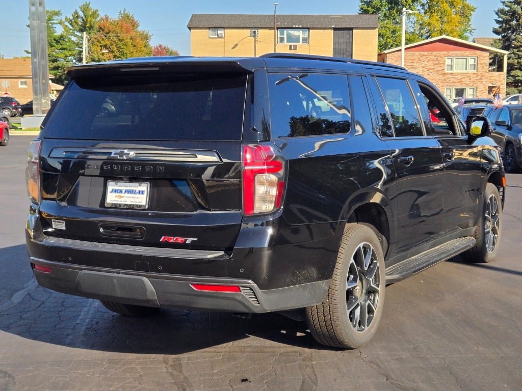2021 Chevrolet Suburban RST - Photo 13