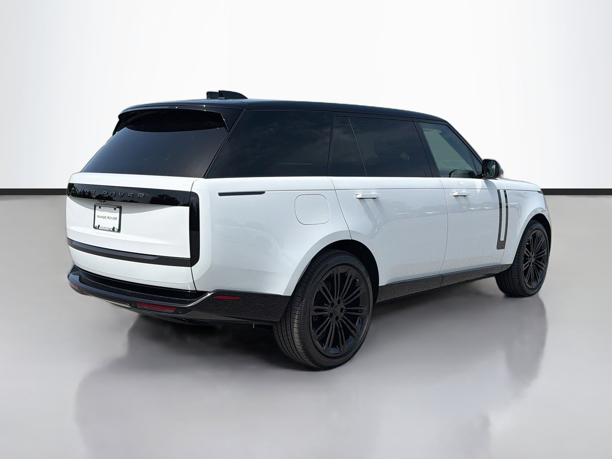 New 2026 Fuji White LAND ROVER SE 7 Seats image 5