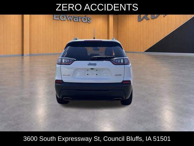 Used 2022 White Jeep Latitude Lux image 8